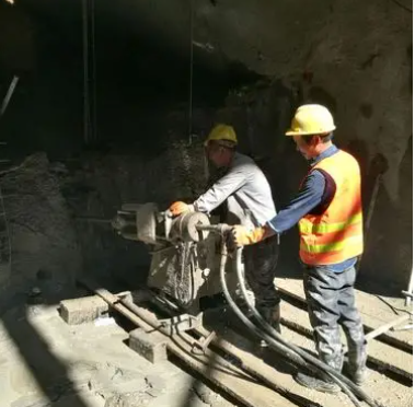 前锋水下抗分散灌浆料特点 水下不分散注浆料介绍