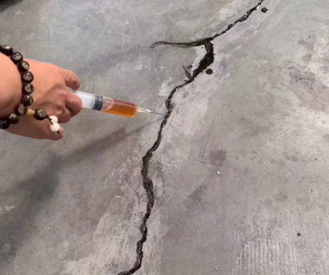 前锋混凝土裂缝修补技术详解​